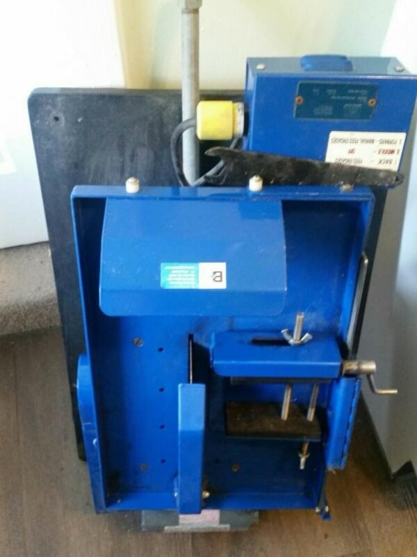 BARRANCA DIAMOND PF10 POWER FEED SlAB/TRIM LAPIDARY SAW - BARELY USED - Image 4