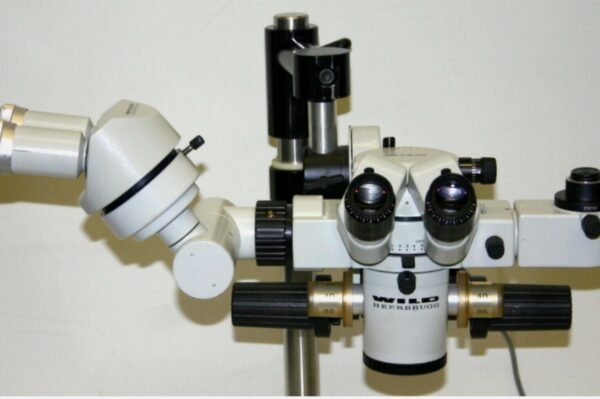 WILD HEERBRUGG TABLE TOP OPERATING SURGICAL MICROSCOPE, MODEL M650 CAMERA MOUNT - Image 3