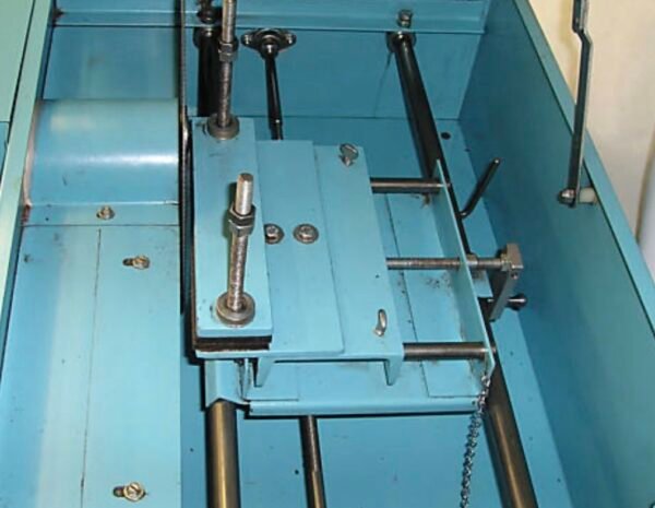 LAPIDARY EQUIPMENT: LORTONE LS12 DIAMOND ROCK SAW, NR - Image 2