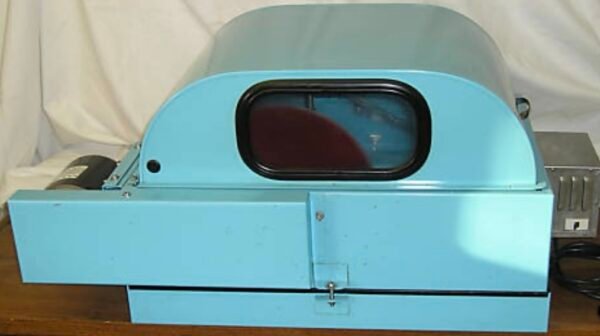 LAPIDARY EQUIPMENT: LORTONE LS12 DIAMOND ROCK SAW, NR - Image 3