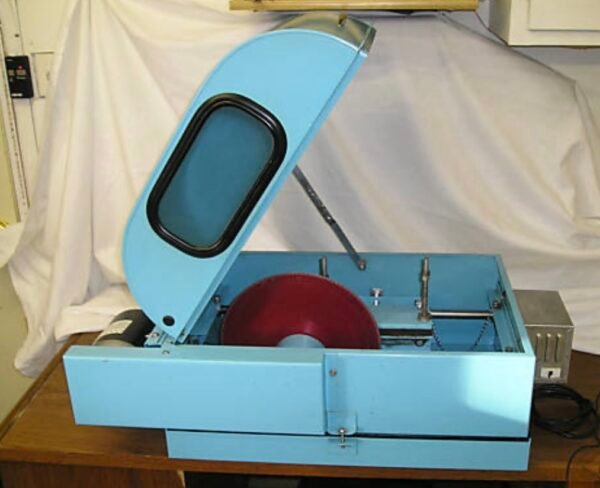 LAPIDARY EQUIPMENT: LORTONE LS12 DIAMOND ROCK SAW, NR - Image 4